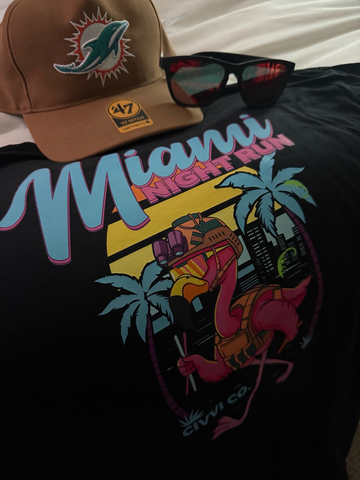Miami Night Run Tee - Retro Flamingo Graphic